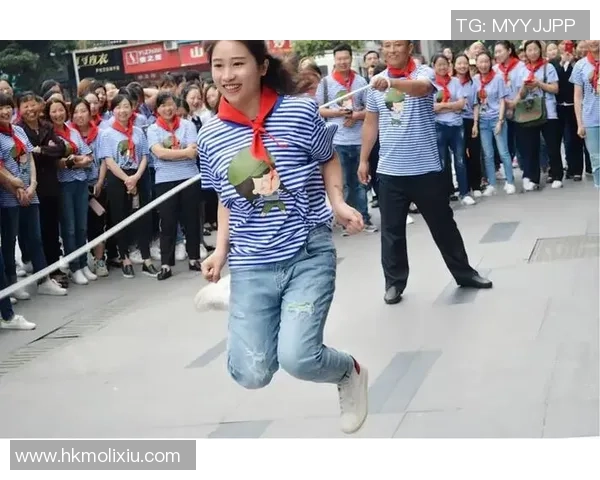 小小球迷的快乐时光足球世界中的童趣与梦想 小小球迷的快乐时光足球世界中的童趣与梦想